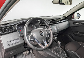 Подержанный автомобиль Renault Arkana 2021 года (16 фото)