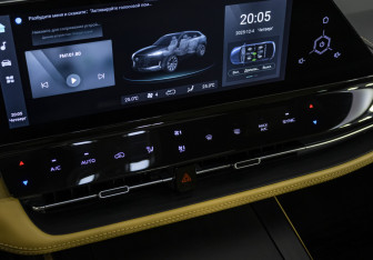 Подержанный автомобиль Changan UNI-K 2024 года (16 фото)