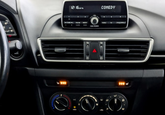 Подержанный автомобиль Mazda 3 Sedan 2014 года (15 фото)