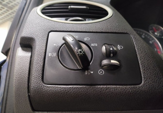 Подержанный автомобиль Ford Focus Sedan 2007 года (18 фото)