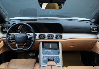 Подержанный автомобиль Jaecoo J8 2024 года (12 фото)