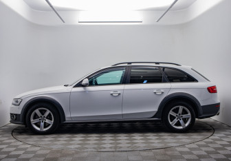Подержанный автомобиль Audi A4 allroad 2013 года (2 фото)