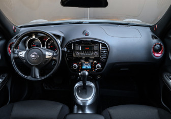 Подержанный автомобиль Nissan Juke 2013 года (9 фото)