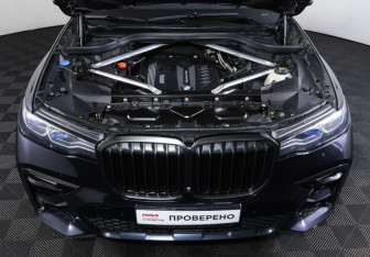 Подержанный автомобиль BMW X7 2020 года (9 фото)