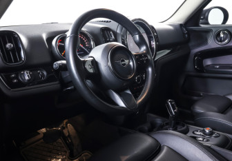 Подержанный автомобиль MINI Countryman 2021 года (14 фото)