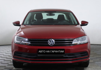 Подержанный автомобиль Volkswagen Jetta Sedan 2016 года (2 фото)