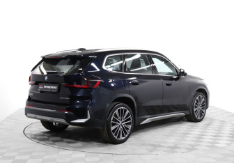 Подержанный автомобиль BMW X1 2023 года (5 фото)