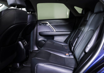 Подержанный автомобиль Lexus RX 2021 года (11 фото)