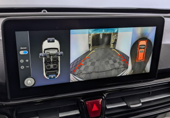 Подержанный автомобиль Москвич 3е 2023 года (27 фото)