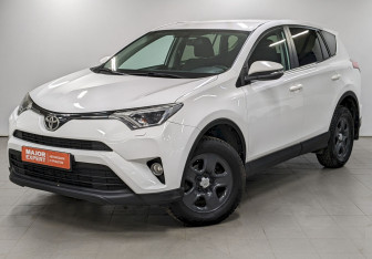 Подержанный автомобиль Toyota RAV4 2017 года (1 фото)