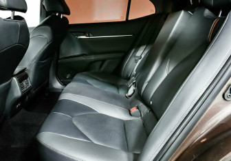 Подержанный автомобиль Toyota Camry Sedan 2021 года (13 фото)