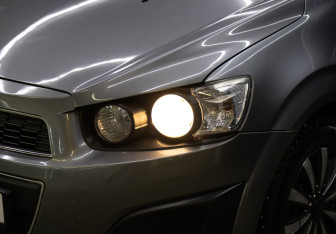 Подержанный автомобиль Chevrolet Aveo Hatchback 2013 года (20 фото)