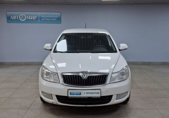 Подержанный автомобиль Skoda Octavia Liftback 2011 года (2 фото)
