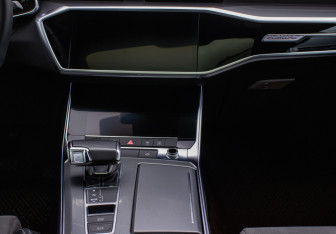 Подержанный автомобиль Audi A6 Sedan 2023 года (14 фото)