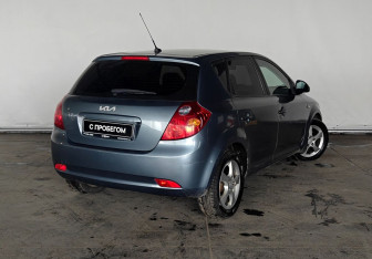 Подержанный автомобиль Kia Ceed Hatchback 2007 года (6 фото)