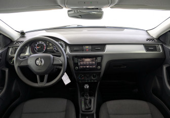 Подержанный автомобиль Skoda Rapid Liftback 2019 года (14 фото)