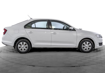 Подержанный автомобиль Skoda Rapid Liftback 2019 года (4 фото)