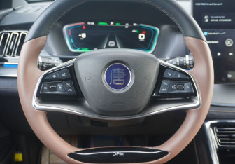 Подержанный автомобиль BYD Tang 2021 года (15 фото)