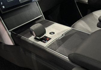 Новый Land Rover Range Rover 2025 (9 фото)