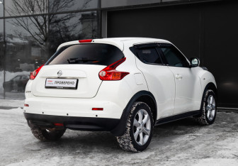 Подержанный автомобиль Nissan Juke 2013 года (5 фото)