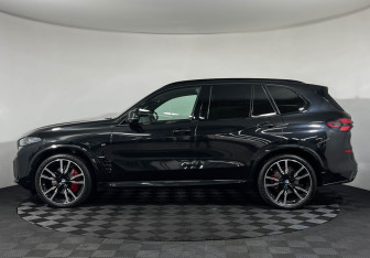 Подержанный автомобиль BMW X5 2024 года (5 фото)