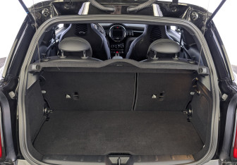 Подержанный автомобиль MINI Hatch 2020 года (10 фото)