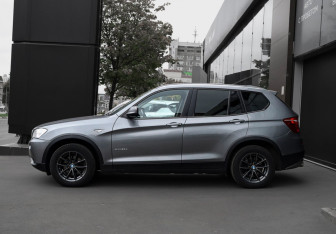 Подержанный автомобиль BMW X3 2013 года (8 фото)