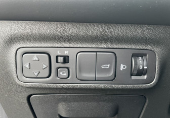 Подержанный автомобиль Changan UNI-K 2024 года (21 фото)