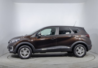 Подержанный автомобиль Renault Kaptur 2019 года (8 фото)