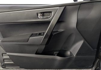 Подержанный автомобиль Toyota Corolla Sedan 2015 года (19 фото)