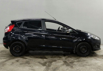 Подержанный автомобиль Ford Fiesta Hatchback 2016 года (4 фото)