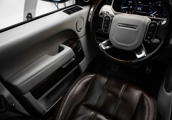 Подержанный автомобиль Land Rover Range Rover 2016 года (14 фото)