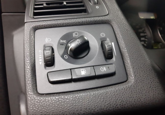 Подержанный автомобиль Volvo S40 2012 года (17 фото)