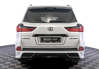 Подержанный автомобиль Lexus LX 2019 года (6 фото)