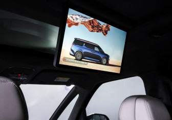 Подержанный автомобиль Zeekr 009 2023 года (16 фото)