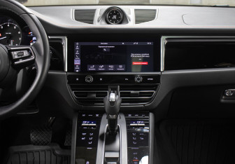Подержанный автомобиль Porsche Macan 2021 года (15 фото)