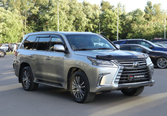 Подержанный автомобиль Lexus LX 2020 года (3 фото)