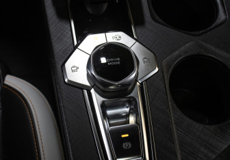 Подержанный автомобиль Changan UNI-V 2024 года (22 фото)