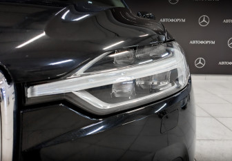 Подержанный автомобиль Volvo XC60 2018 года (17 фото)