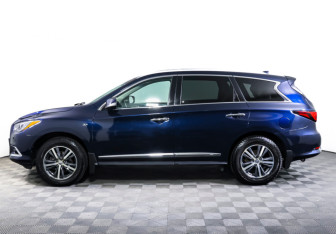 Подержанный автомобиль Infiniti QX60 2019 года (8 фото)