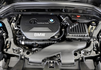 Подержанный автомобиль BMW X1 2017 года (9 фото)