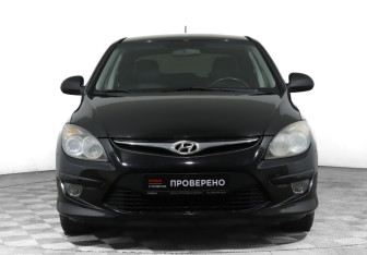 Подержанный автомобиль Hyundai i30 Hatchback 2011 года (2 фото)