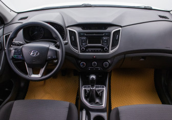 Подержанный автомобиль Hyundai Creta 2019 года (13 фото)