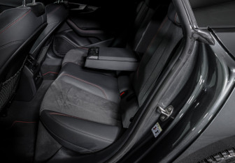Подержанный автомобиль Audi A5 Liftback 2022 года (10 фото)