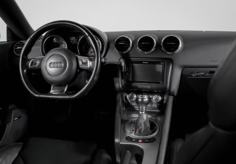 Подержанный автомобиль Audi TT Coupe 2012 года (12 фото)