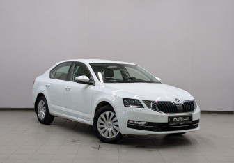 Подержанный автомобиль Skoda Octavia Liftback 2020 года (22 фото)