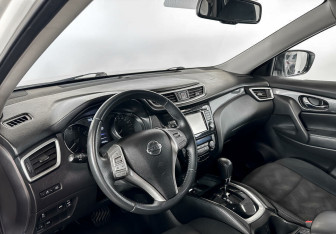 Подержанный автомобиль Nissan X-Trail 2017 года (8 фото)