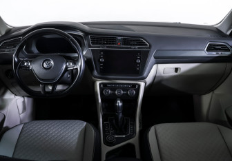 Подержанный автомобиль Volkswagen Tiguan 2017 года (12 фото)