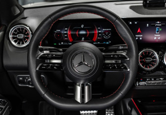 Новый Mercedes-Benz GLB 2025 (13 фото)