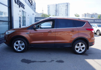 Подержанный автомобиль Ford Kuga 2013 года (8 фото)